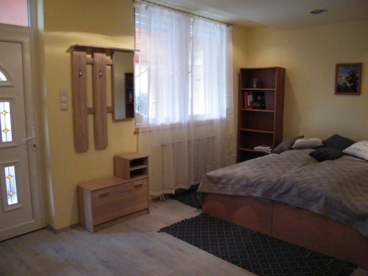 Pal Utcai Apartman Miskolc Buitenkant foto